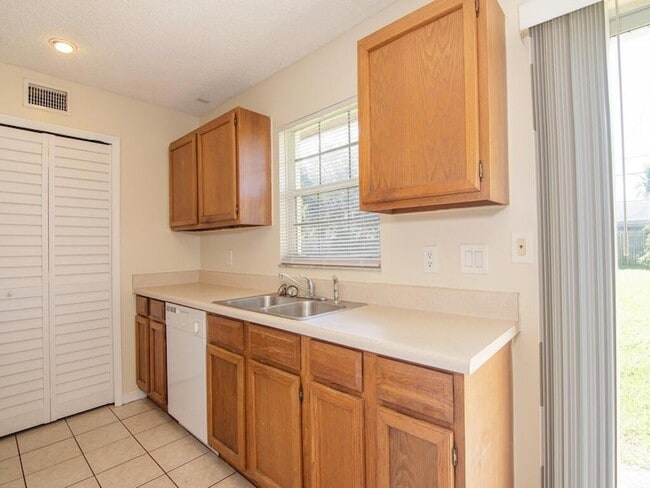 Photo - 1190 SE Puritan Ln