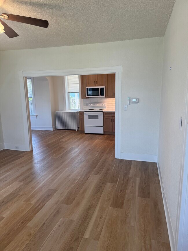 Photo - 137 S Market Ave