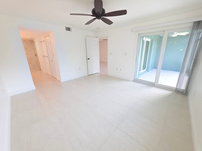 Photo - 154 Cypress Way E Unidad Apt 3