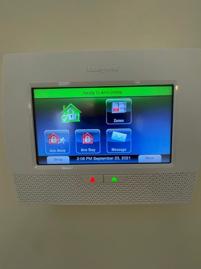 Photo - Pre-Leasing Now for 2026 UK School Year!