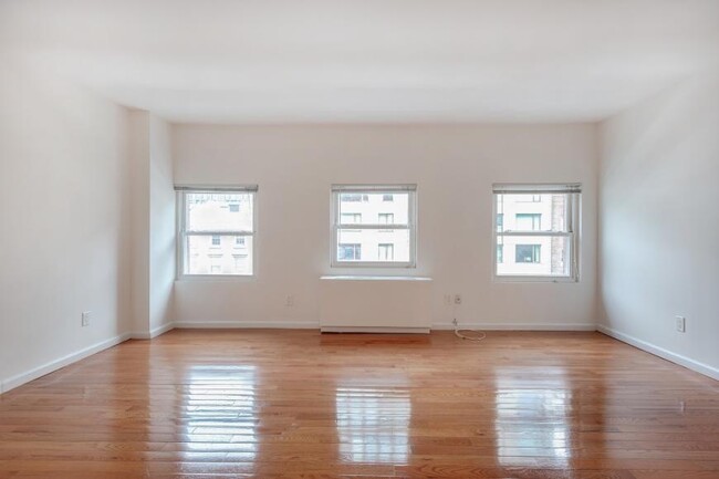 Building Photo - 0 bedroom in NEW YORK NY 10014 Unit 5G Rental