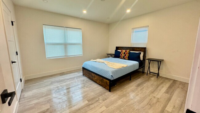 Photo - 617 Riverview Blvd Unit 2