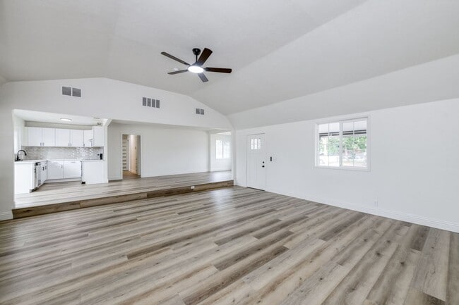Photo - ? For Rent – Beautifully Updated 3 Bedroom...