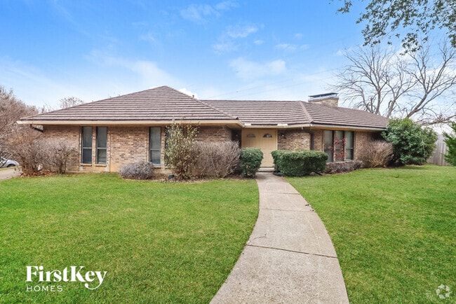 Building Photo - 2102 Greenbriar Ct Rental