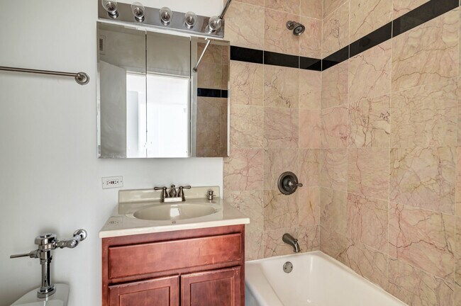 Photo - 222 E Pearson St Unit 203