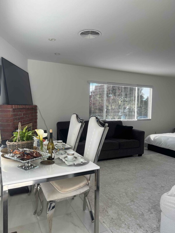 Photo - 920 Hillcrest Ct