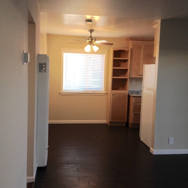 Photo - 1807 Bradford Way