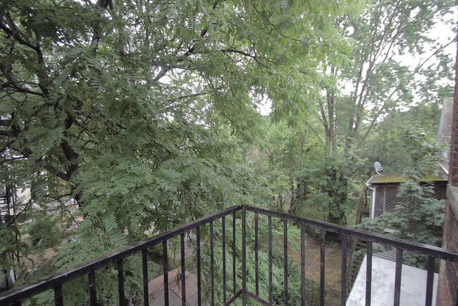 Photo - 405 Peebles St Unit 3