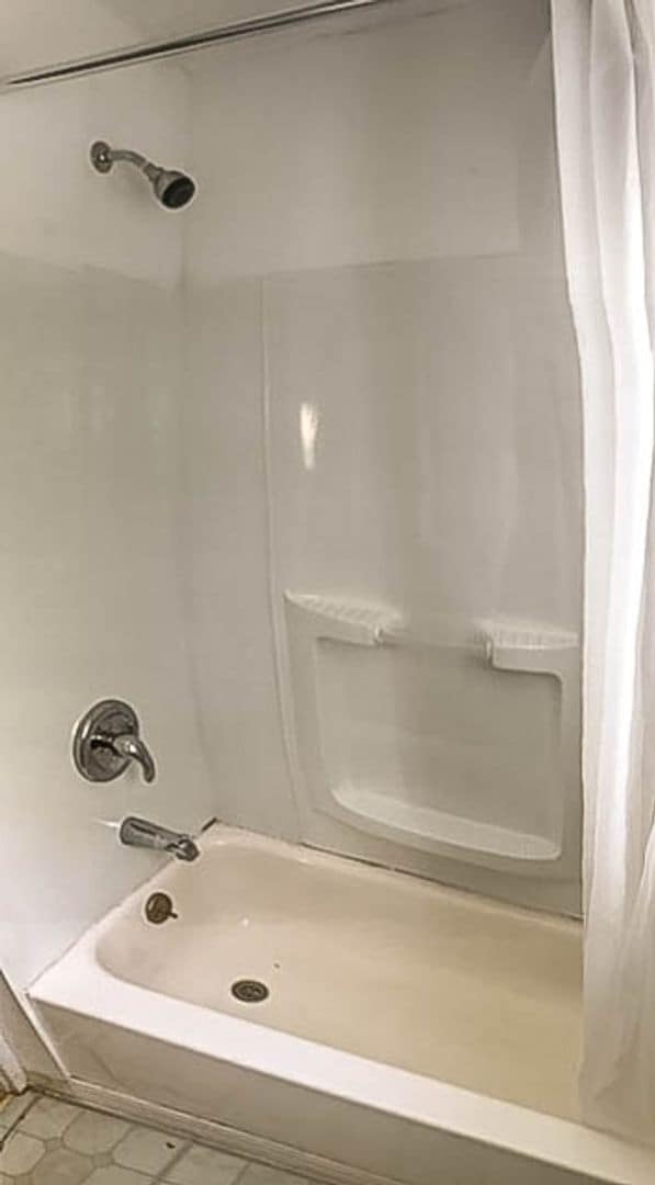 Photo - 690/692 Carpenter Unit 2