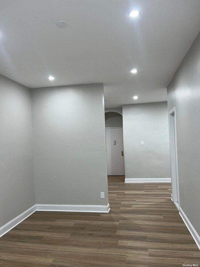 Photo - 377 E 31st St