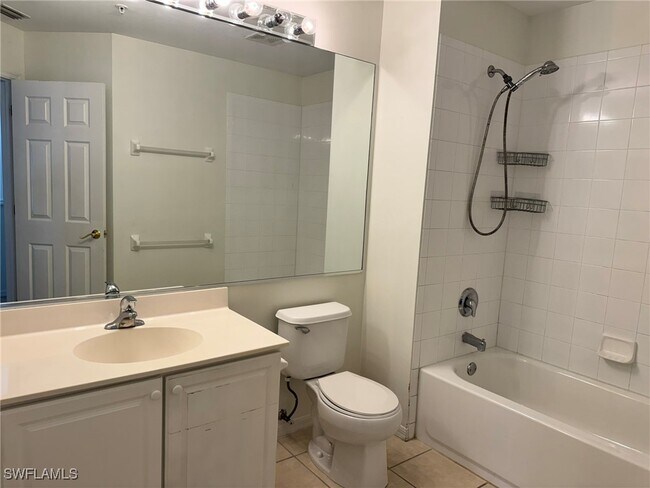 Photo - 860 Hampton Cir