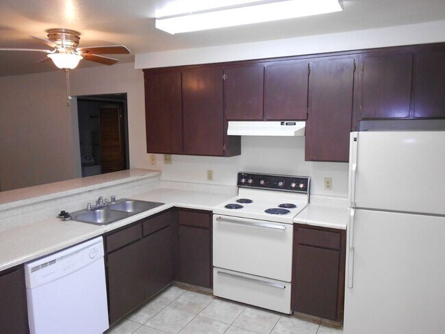 Photo - 441 W 2nd Ave