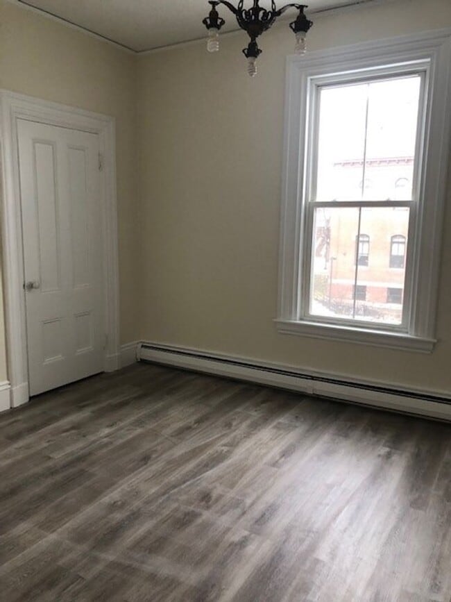 Building Photo - 295 Brown St Unit 2E Rental