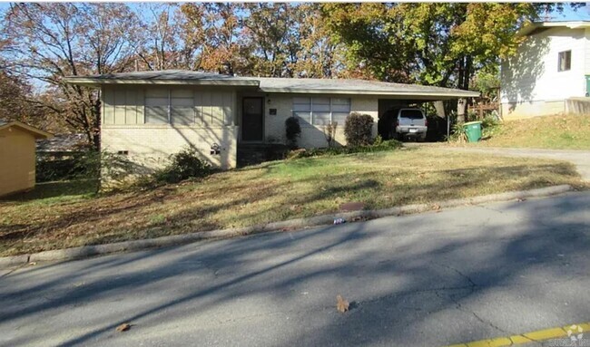 Building Photo - 4607 Lynn Ln Rental