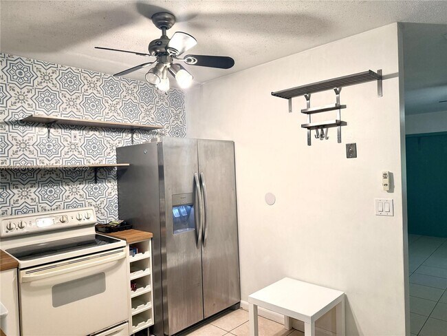 Photo - 1104 N 17th Ct Unit 105