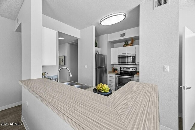 Photo - 250 S Elizabeth Way Unidad B3