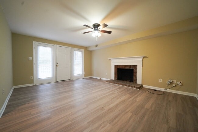 Photo - Recently Remodelded 2 story 4 bed, 2 1/2 b...