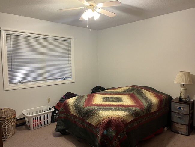 Master bedroom - 595 Bay Rd Unit 200