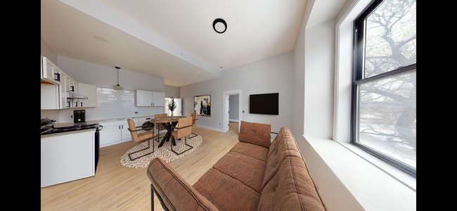 Photo - 1030 S Holmes St Unidad #112