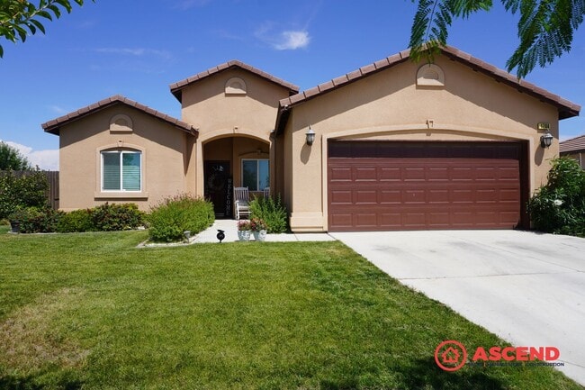 Building Photo - Immaculate Home in Wasco!