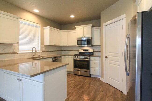 Photo - 4 Bedroom, 2.5 Bath Home in South Kennewick