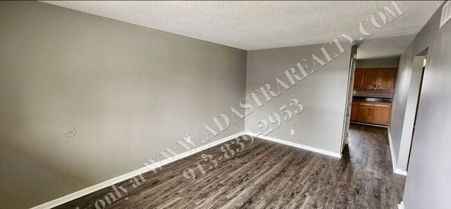 Photo - Cozy 2 Bed 1 Bath Duplex in KCK-Available NOW!!
