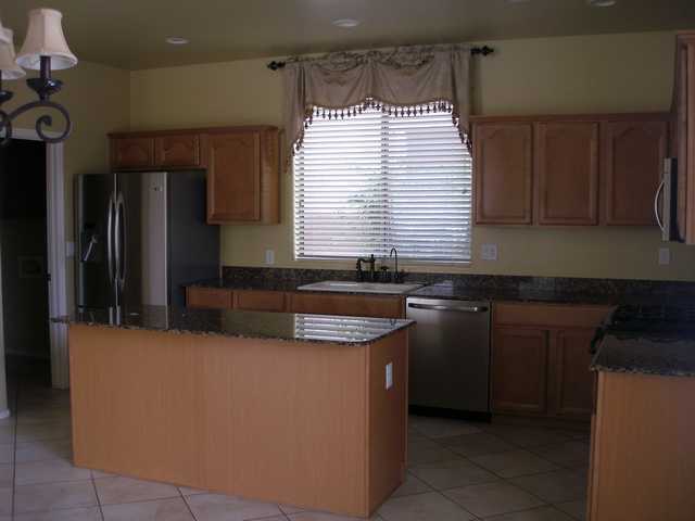 Photo - 4 Bed 2.5 Bath Home! Beautiful Kitchen! Gr...