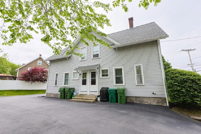 Building Photo - 258 Main St Unit 258 Main Street