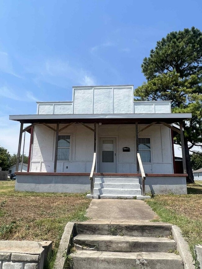 Building Photo - 2202 S Joplin Ave Unit 2202 S Joplin Ave - Front Rental