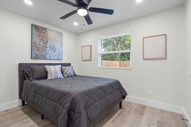 Photo - 3138 Sunbeam St