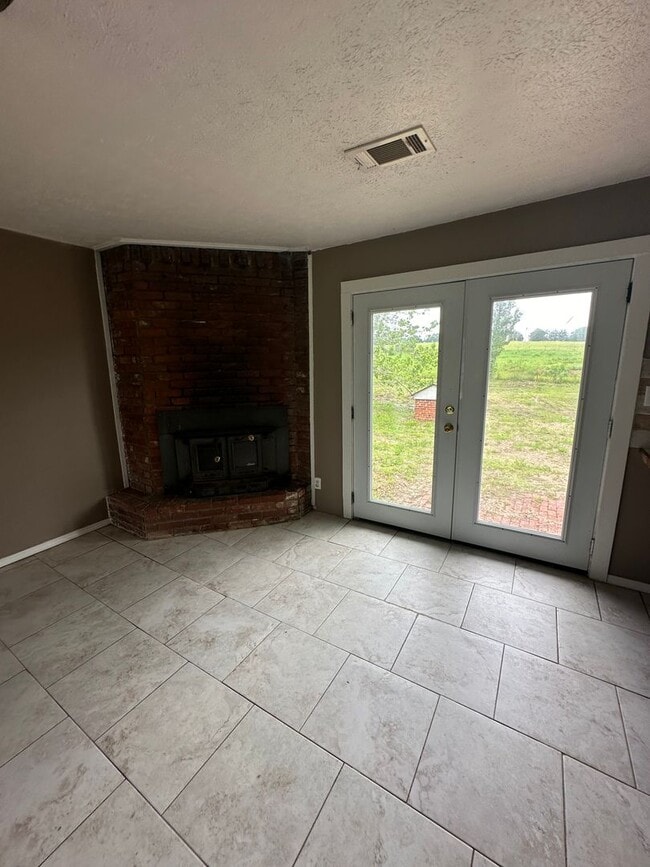 Photo - 439 Oak Grove Rd