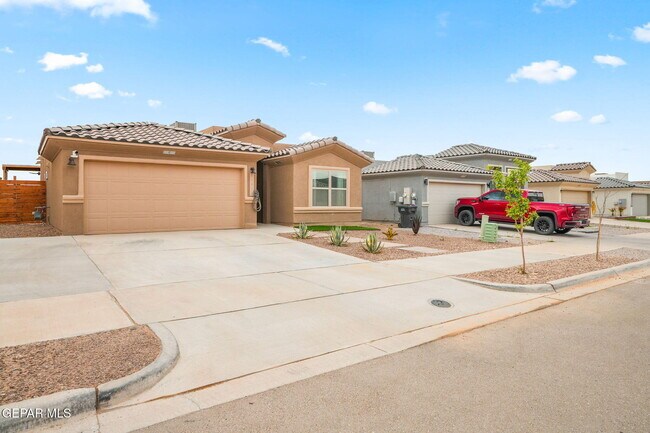 Photo - 13956 Garforth Ave