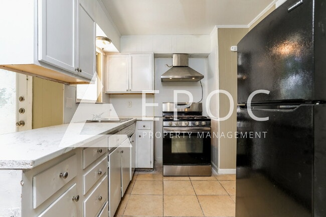 Photo - *$0 application fee, CALL NOW!!! - $400 off first months rent move in special* Spacious 3-Bedroom...