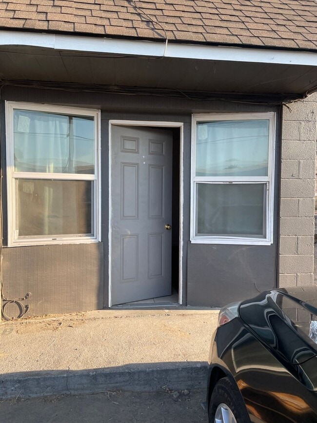 Building Photo - 456 C St SW Unit B