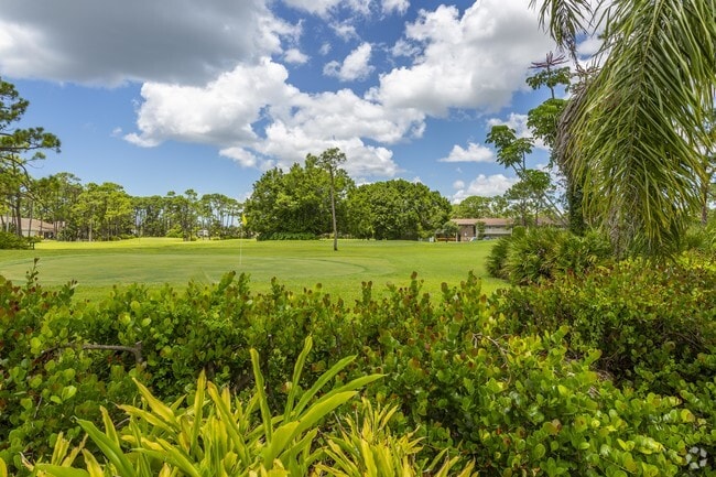 9 hole golf course...FREE!!
