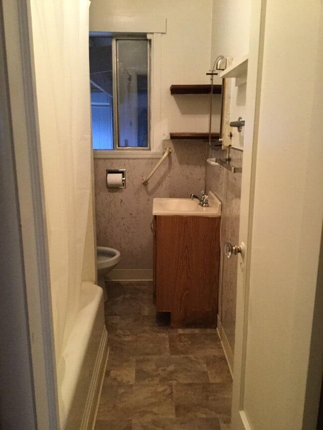 Photo - McCullough - 220 PacTerr, 201&amp;203 CL-PM-009-0425 Unit 220