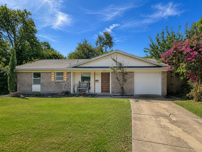 Building Photo - 1300 Timberlake Cir