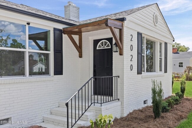 Photo - 2020 Kennedy Dr