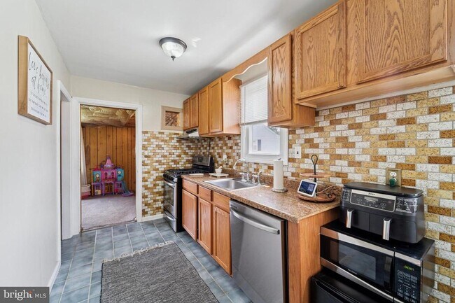 Photo - 235 Morris Ave Casa