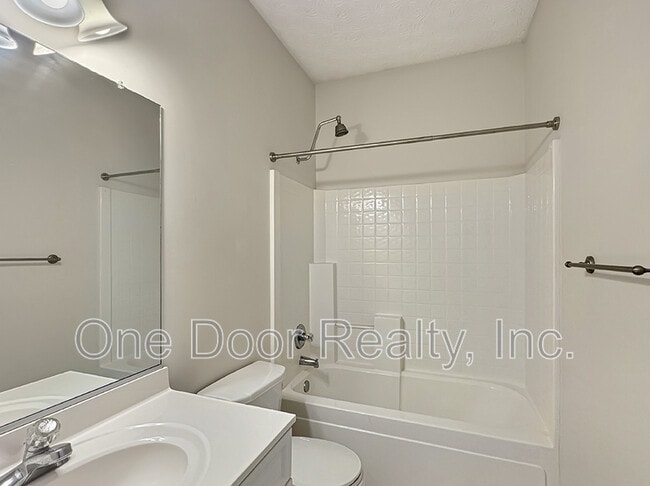 Photo - 6268 Chelsea Crescent