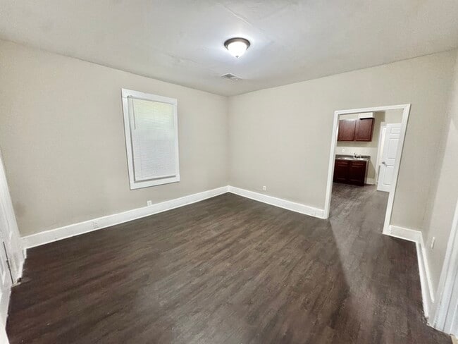 Photo - 1584 Rayburn St