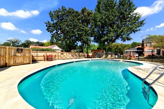 Markham Oaks