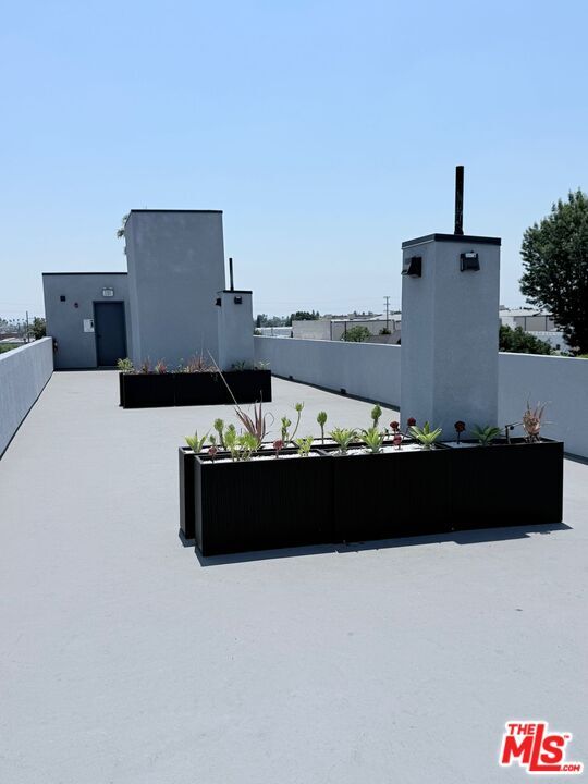 Photo - 1039 E 28th St Unit 202