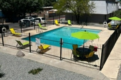 Pool 1 - Lexington Place Apartments