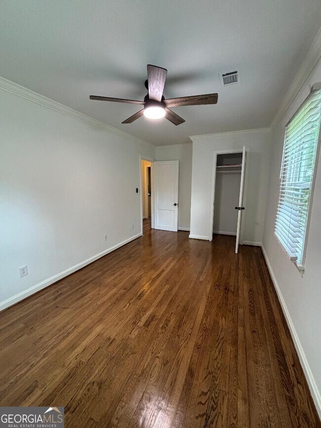 Photo - 1920 Linwood Ave