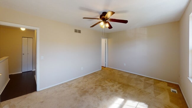 Photo - 6 Blue Sky Dr