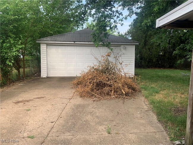 Photo - 346 Gayle Dr