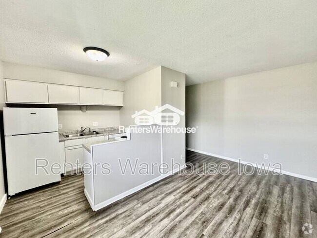 Building Photo - 114 NW College Ave Unit 8 Ankeny  1 Rental