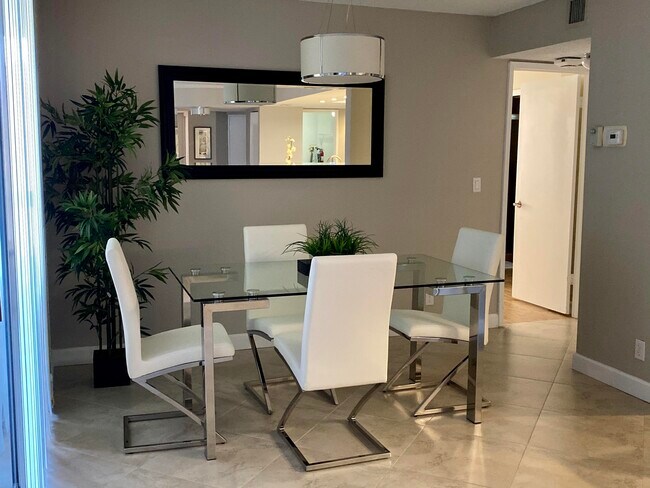 Photo - 2255 Lindell Blvd Unit 4502