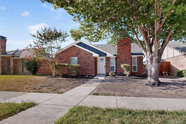 Photo - 1748 St James Dr